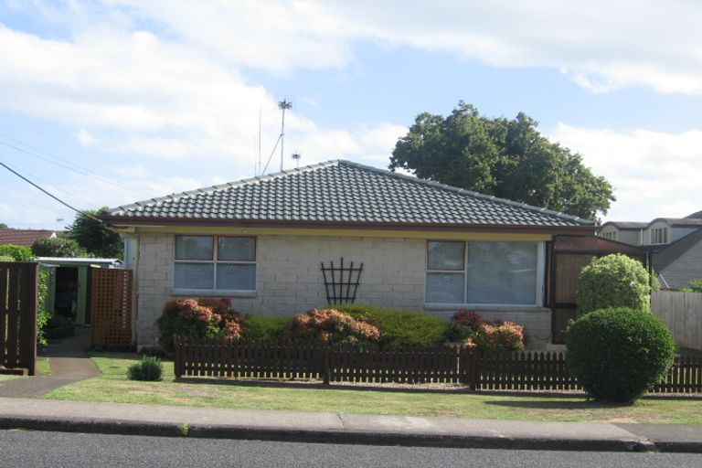 Photo of property in 2/10 Brook Street, Milford, Auckland, 0620