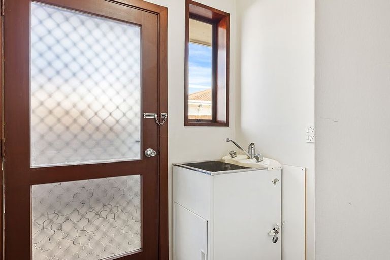 Photo of property in 2/204 Grimseys Road, Redwood, Christchurch, 8051