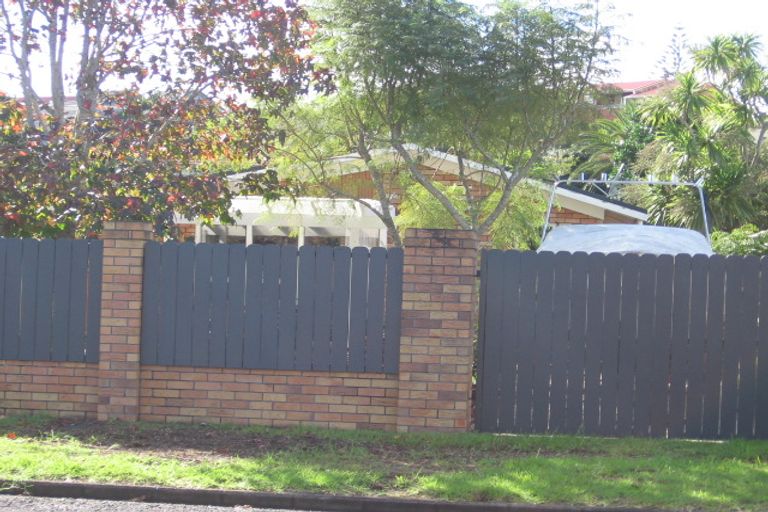 Photo of property in 44 Hattaway Avenue, Bucklands Beach, Auckland, 2012