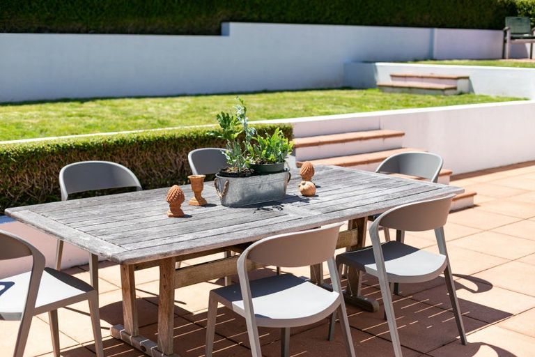 Photo of property in 15 Lucknow Terrace, Khandallah, Wellington, 6035