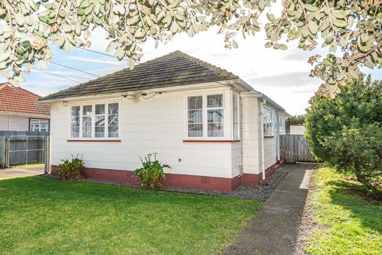 Photo of property in 60 Harper Street, Gonville, Whanganui, 4501