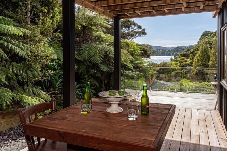 Photo of property in 16 Major Bridge Drive, Russell, 0272