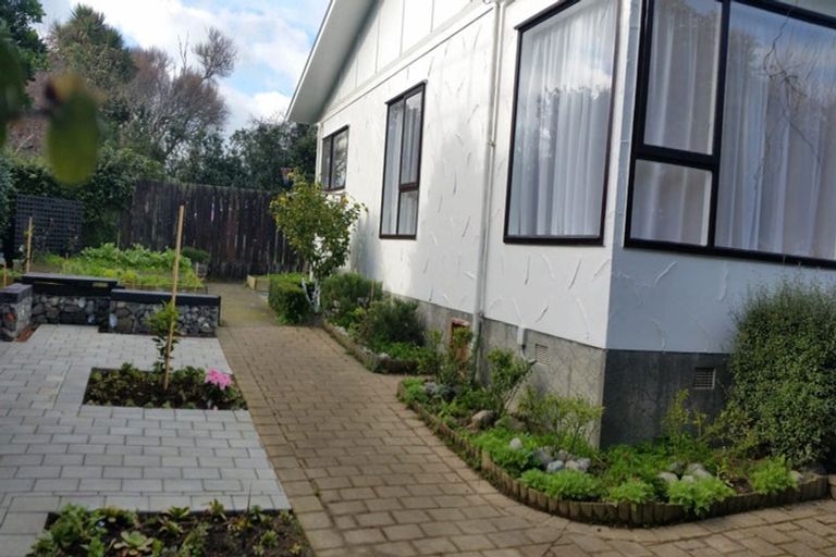 Photo of property in 27a Izard Road, Khandallah, Wellington, 6035