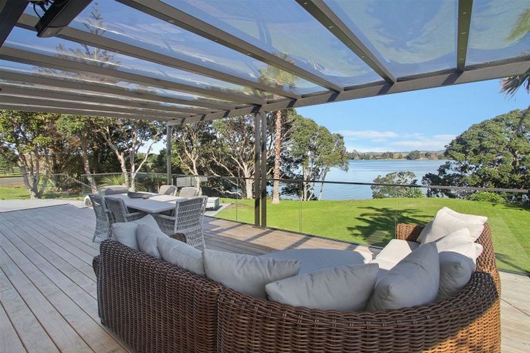 Photo of property in 100 Wharf Road, Clarks Beach, Pukekohe, 2679