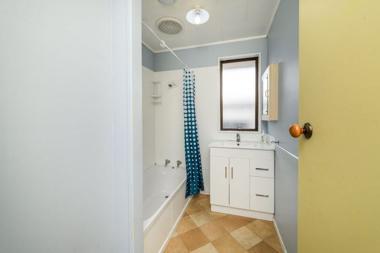 Photo of property in 2/685 Pioneer Highway, Highbury, Palmerston North, 4412