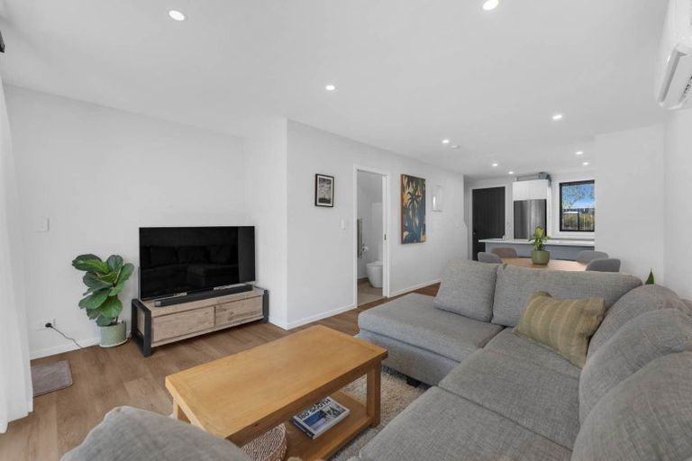 Photo of property in 8 Pukakaho Lane, Papatoetoe, Auckland, 2025