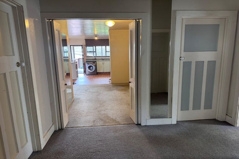 Photo of property in 47 Smale Street, Point Chevalier, Auckland, 1022
