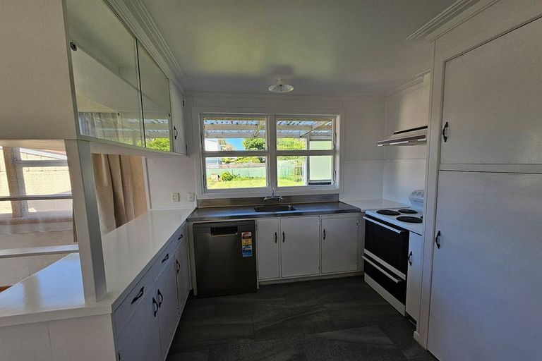 Photo of property in 241 Mangorei Road, Merrilands, New Plymouth, 4312