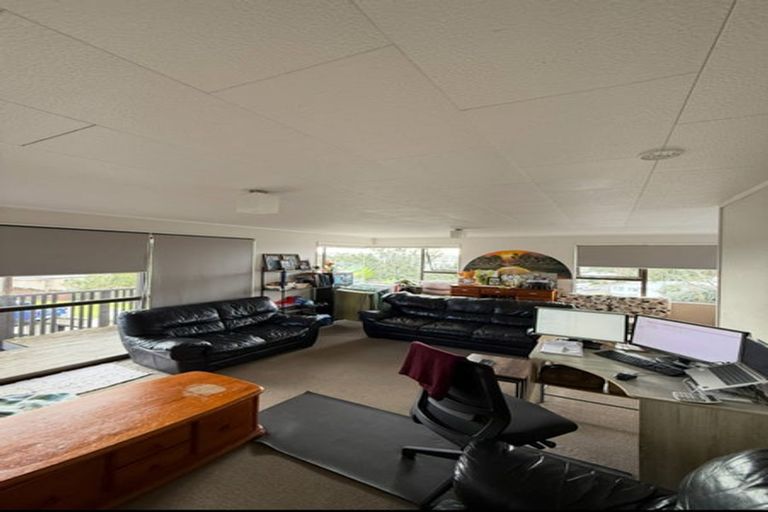 Photo of property in 46 Lilburn Crescent, Massey, Auckland, 0614