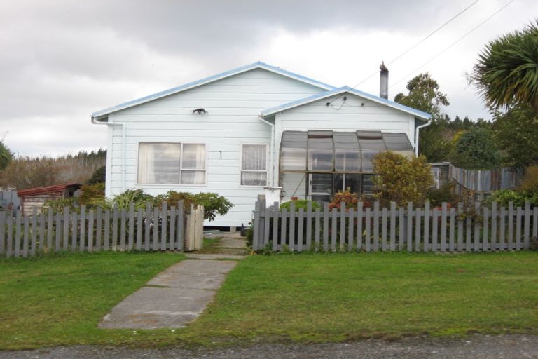 Photo of property in 136 Salcombe Street, Kaitangata, 9210