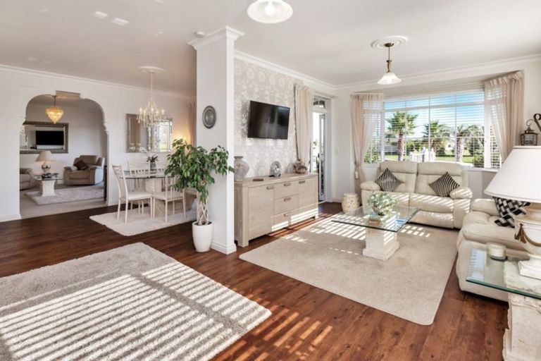 Photo of property in 2 O'farrell Drive, One Tree Point, 0118