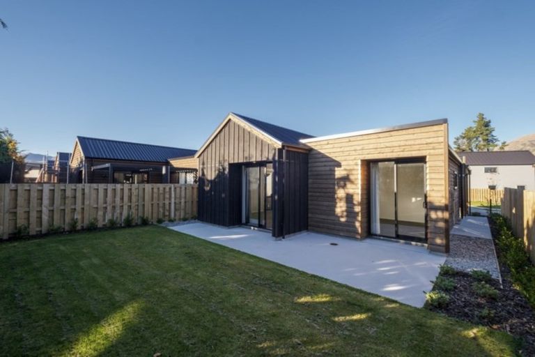 Photo of property in 17 Lauder Street, Lake Hayes, Queenstown, 9304