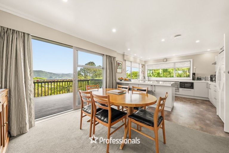 Photo of property in 73 Tirohanga Road, Tirohanga, Lower Hutt, 5010