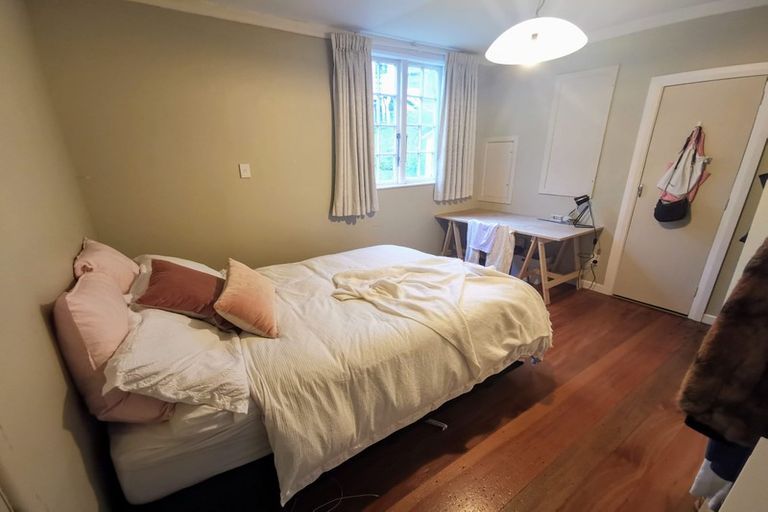 Photo of property in 1/17 Clifton Terrace, Kelburn, Wellington, 6012