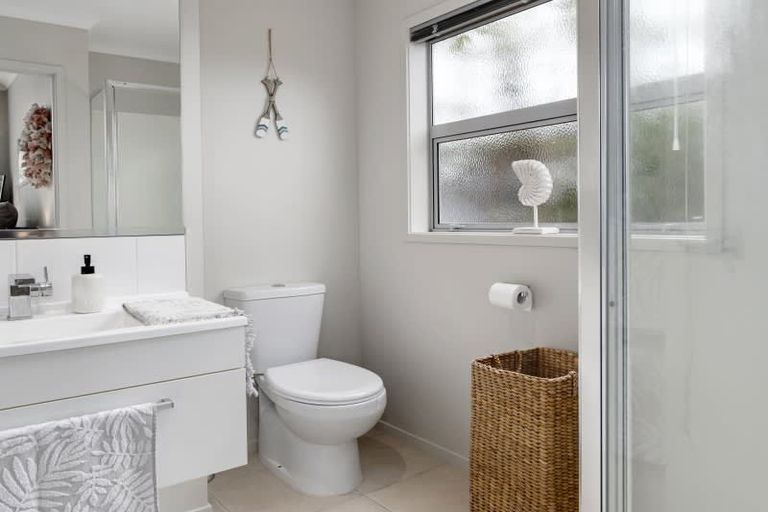 Photo of property in 24 Tory Way, Omokoroa, 3114