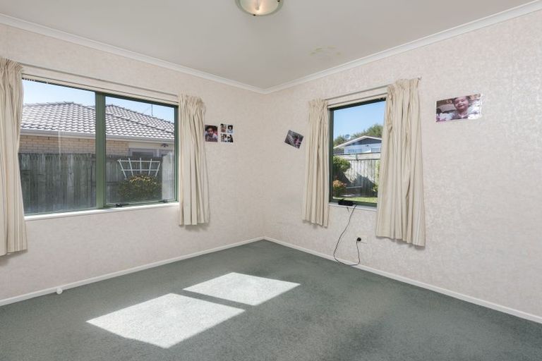 Photo of property in 12 The Gardens Drive, Papamoa Beach, Papamoa, 3118