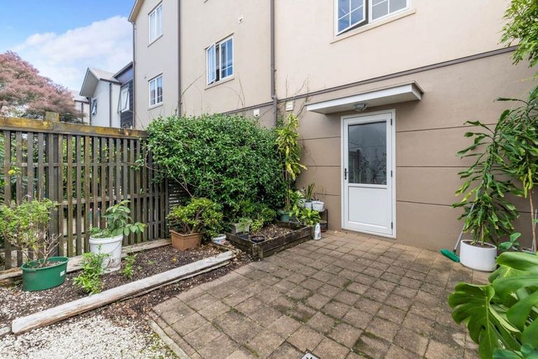 Photo of property in 25 Kirikiri Lane, East Tamaki, Auckland, 2013