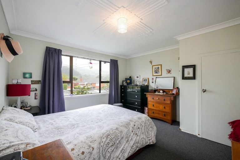 Photo of property in 124 Centennial Avenue, Helensburgh, Dunedin, 9010
