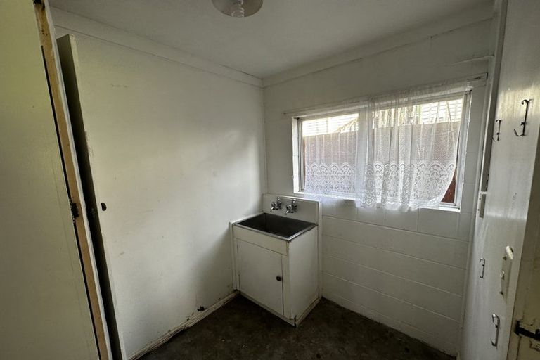 Photo of property in 108a Royal Road, Massey, Auckland, 0614