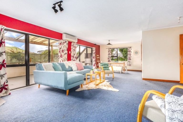 Photo of property in 3 Puketai Place, Pukerua Bay, 5026