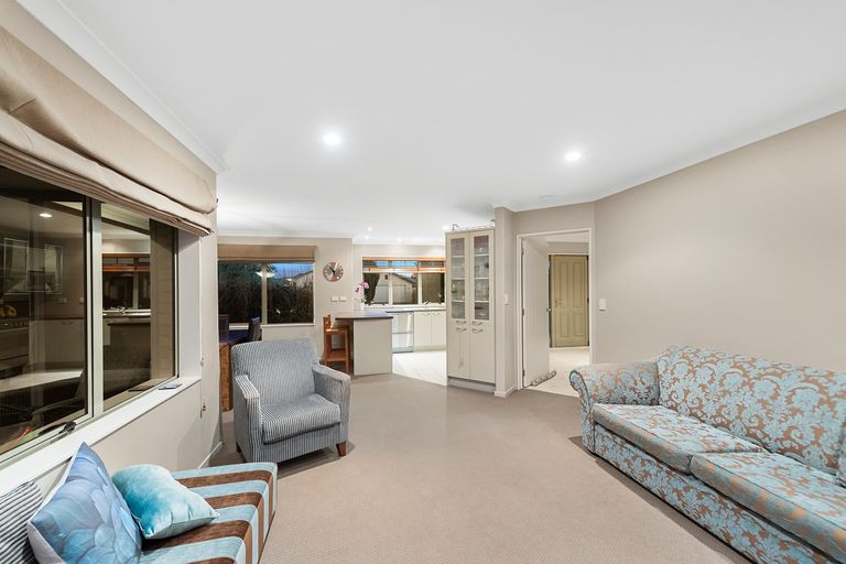 Photo of property in 19 Coleraine Drive, Rototuna, Hamilton, 3210