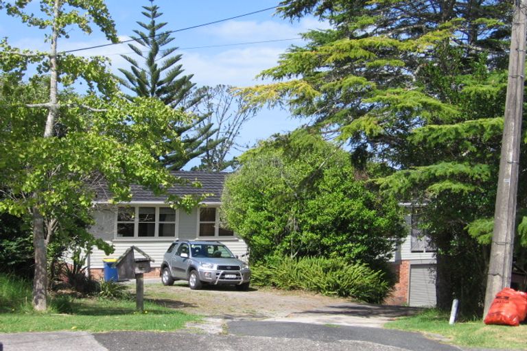 Photo of property in 16 Felstead Street, Birkenhead, Auckland, 0626