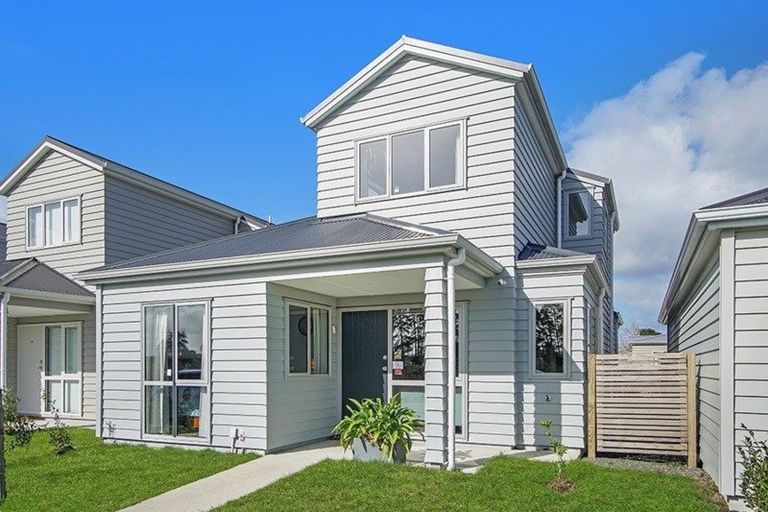 Photo of property in 15 Divide Loop, Takanini, 2112