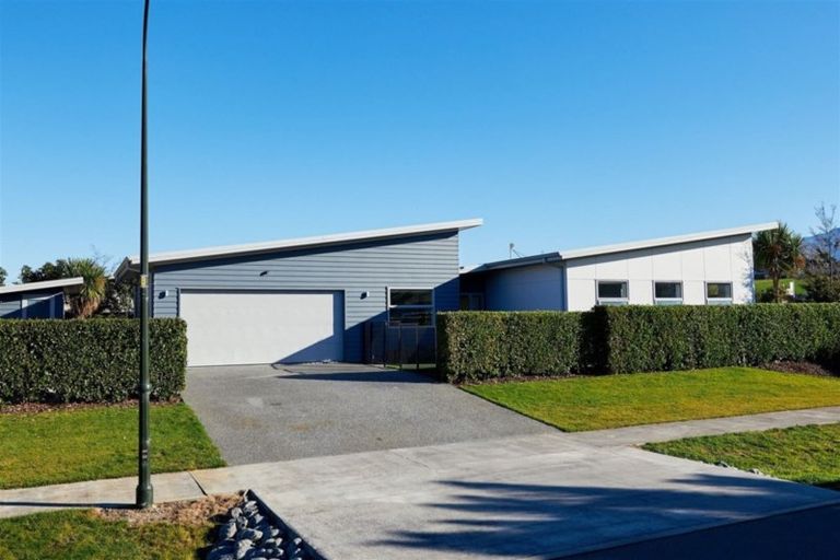 Photo of property in 1 Mcrae Gardens, Kaikoura Flat, Kaikoura, 7371