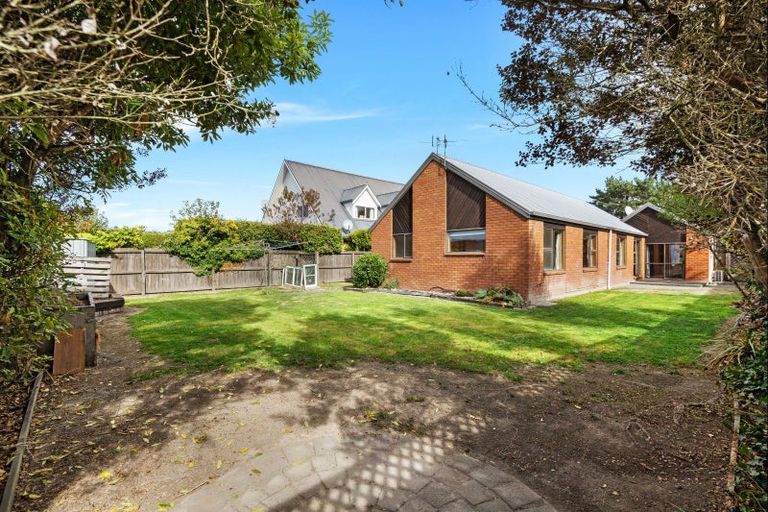 Photo of property in 18 Briarmont Street, Avondale, Christchurch, 8061