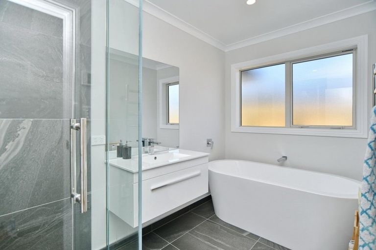 Photo of property in 106 Petries Road, Woodend, 7610