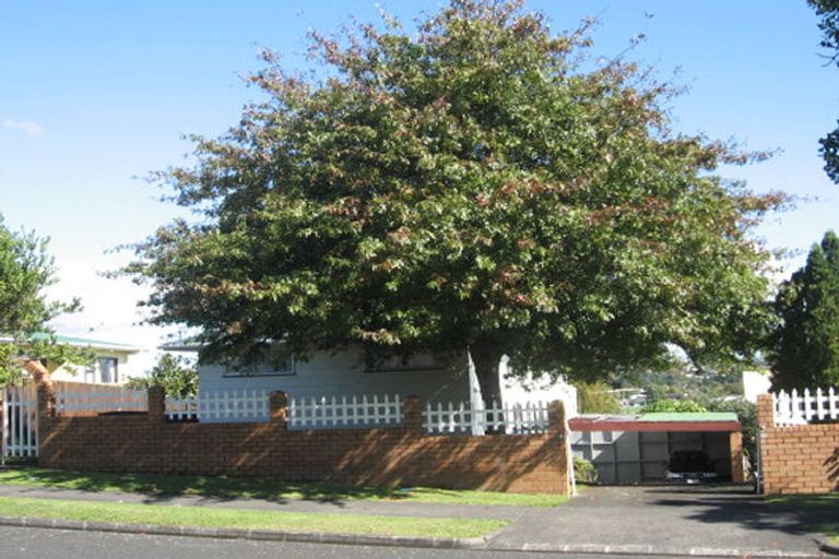 Photo of property in 26 Lewisham Street, Highland Park, Auckland, 2010