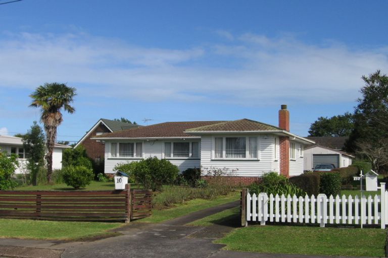 Photo of property in 10 Longburn Road, Henderson, Auckland, 0610