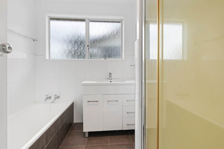 Photo of property in 14 Yearsley Place, Manurewa, Auckland, 2102