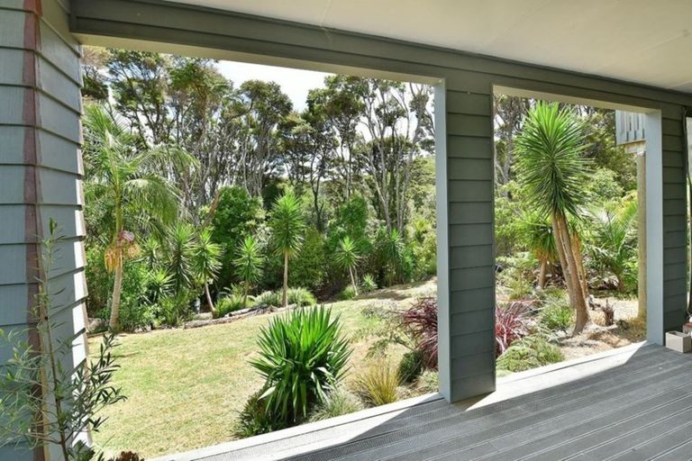 Photo of property in 38 Beauvoir Avenue, Matakatia, Whangaparaoa, 0930