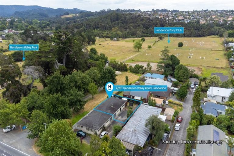 Photo of property in 2/201 Henderson Valley Road, Henderson, Auckland, 0612