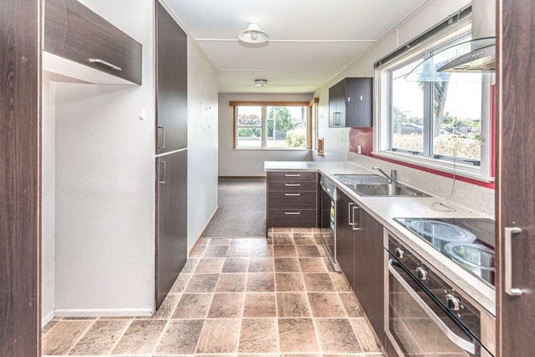 Photo of property in 19 Hussey Street, Waverley, 4510