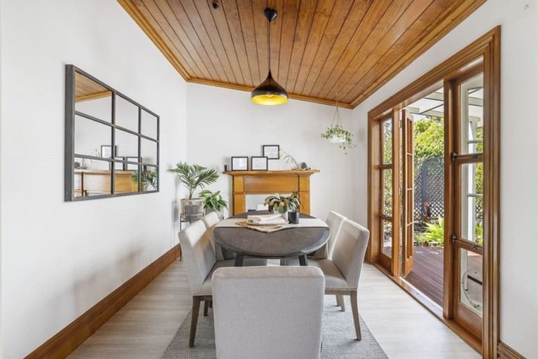 Photo of property in 1/12 Rodney Road, Northcote Point, Auckland, 0627