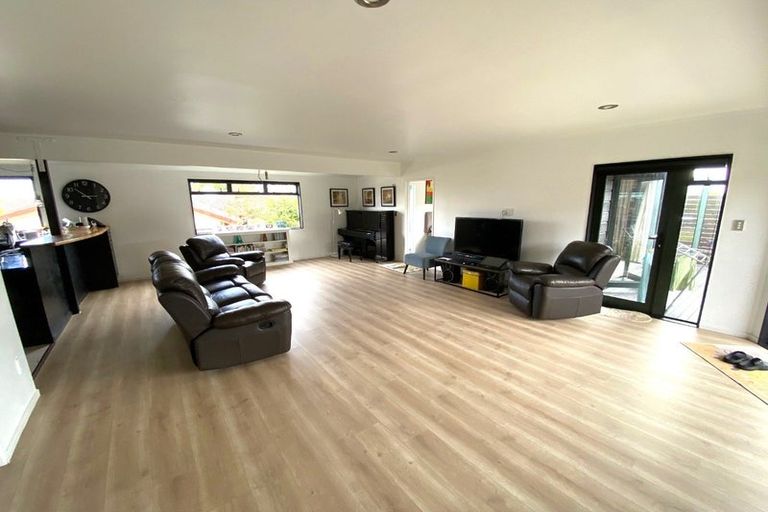 Photo of property in 287 Bucklands Beach Road, Bucklands Beach, Auckland, 2012