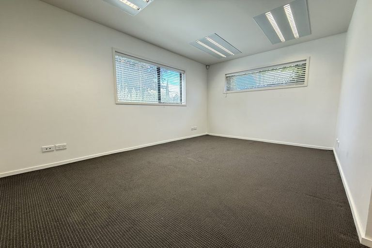 Photo of property in 99 Papanui Road, Merivale, Christchurch, 8014