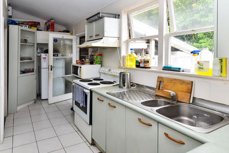 Photo of property in 6 Selsey Lane, Manurewa, Auckland, 2102