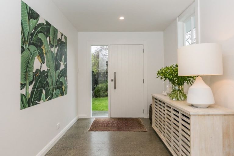 Photo of property in 9 Gillean Street, Havelock North, 4130