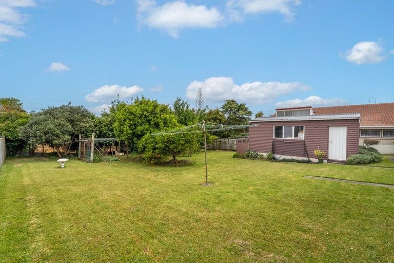 Photo of property in 78 Botany Road, Botany Downs, Auckland, 2010