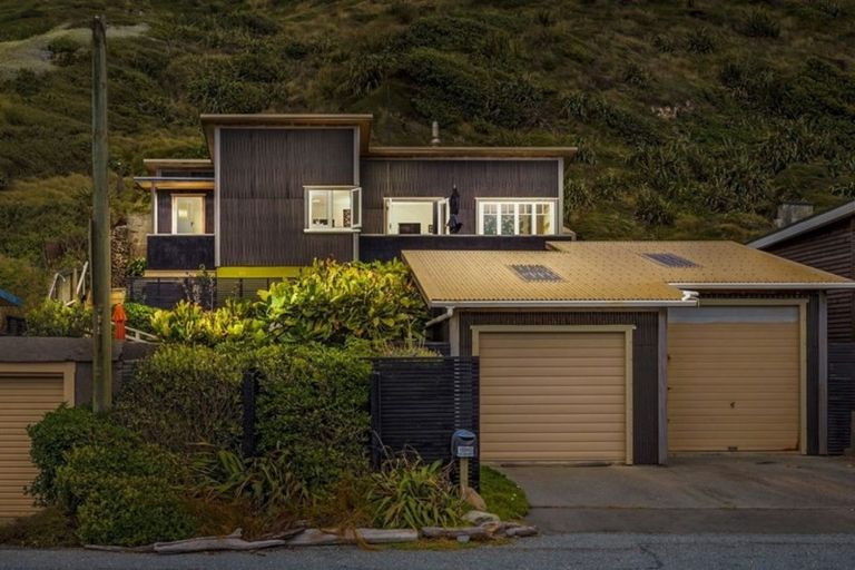Photo of property in 1085 Makara Road, Makara Beach, Karori, 6972