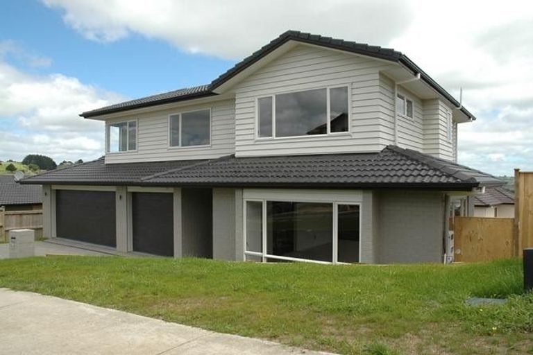 Photo of property in 21 Leburn Crescent, Flat Bush, Auckland, 2016