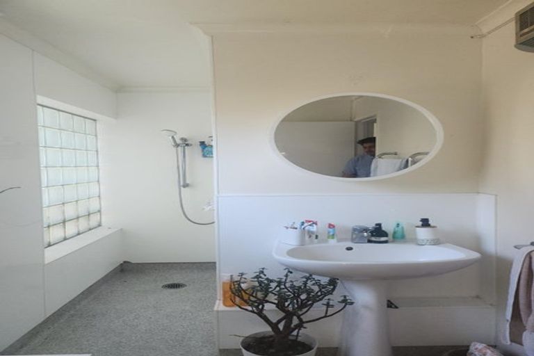 Photo of property in 1/132 Victoria Road, Devonport, Auckland, 0624