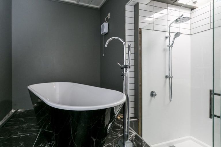 Photo of property in 21 Sealy Road, Bluff Hill, Napier, 4110