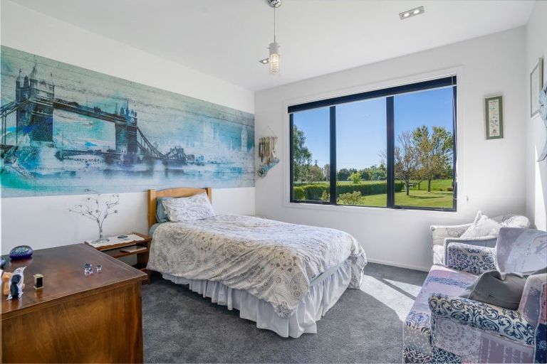 Photo of property in 48a Egerton Road, Winton, 9781