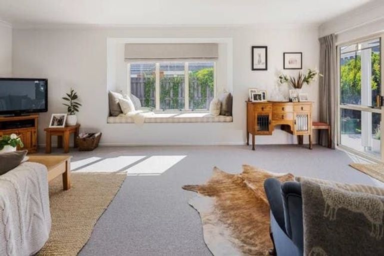 Photo of property in 55a Williams Street, Cambridge, 3434