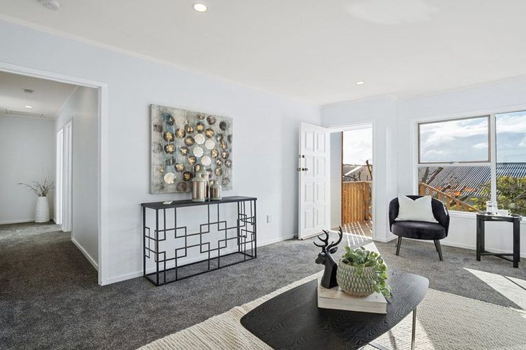 Photo of property in 2/38 Mountbatten Avenue, Hillcrest, Auckland, 0627