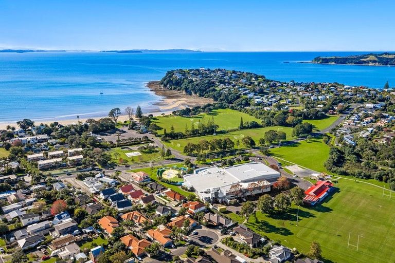 Photo of property in 13 Te Ruru Way, Stanmore Bay, Whangaparaoa, 0932